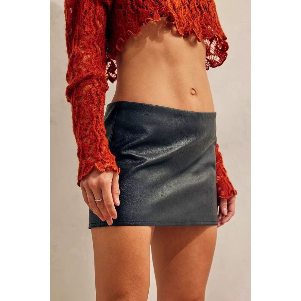 New Urban Outfitters Mini Pelmet Mini Skirt XS Black Faux Leather X Small